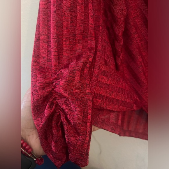 Red top - Picture 4 of 5